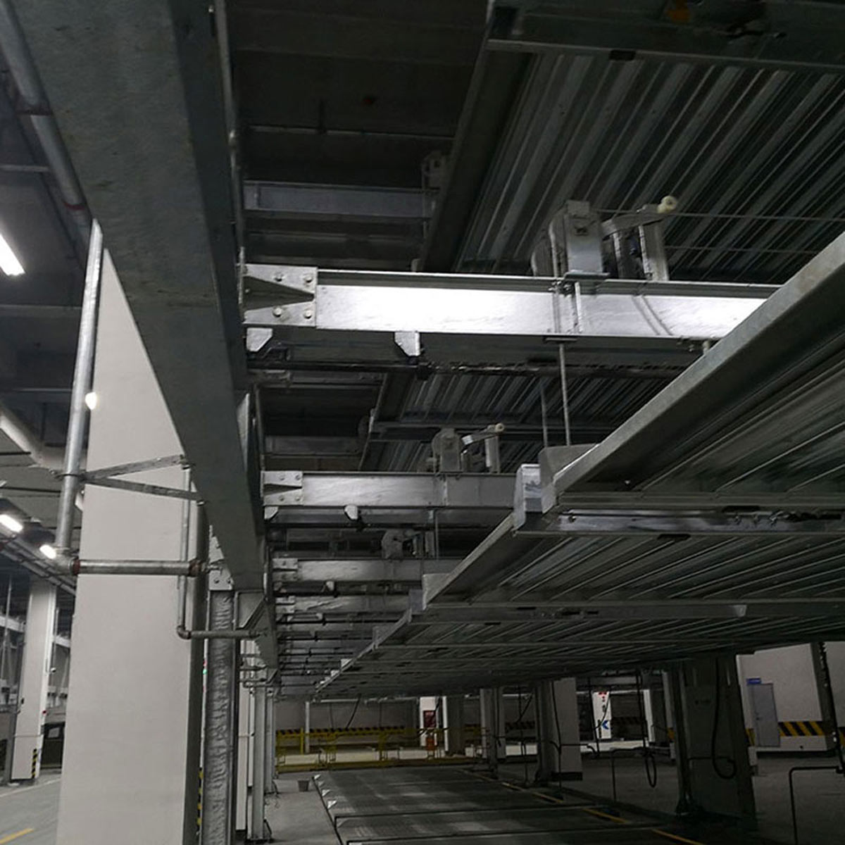 白銀重列式PSH2二層升降橫移類立體停車場設備